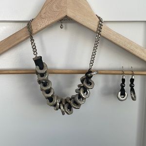 Black and silver jewelry set